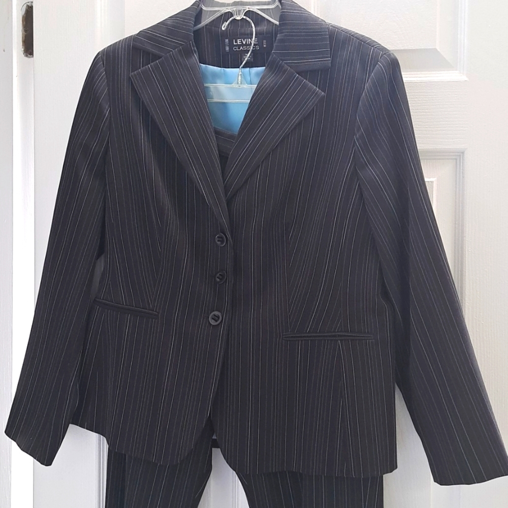 Larry Levine Suit 14